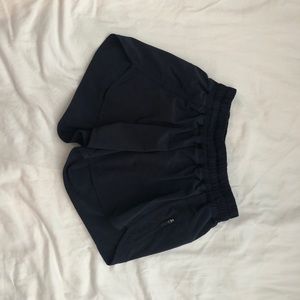 lululemon tracker IV short